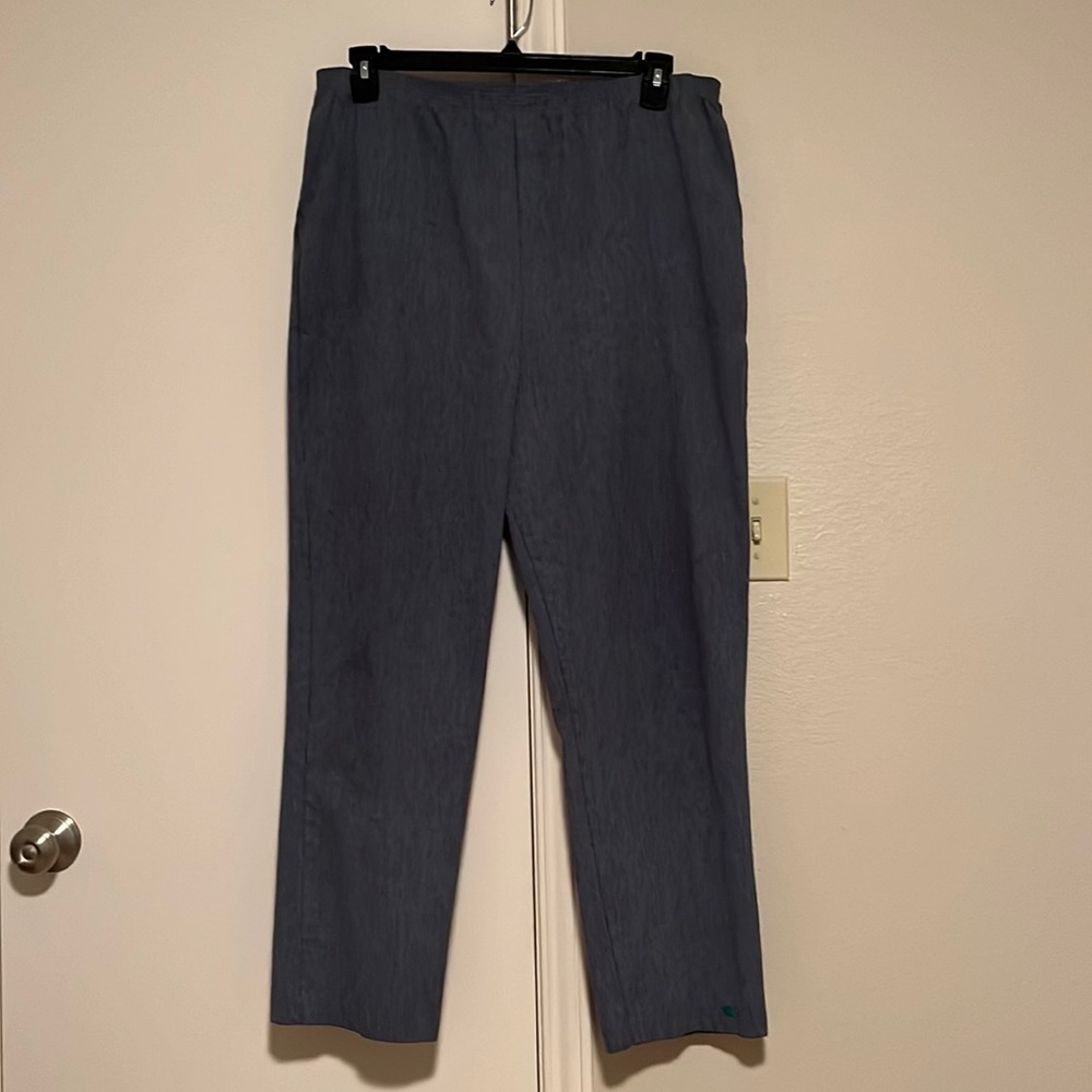 Haband brand pull on casual slacks with elastic waist and 2 pockets. Size 18.